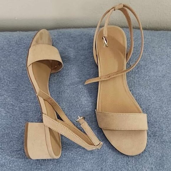 LOFT low heel faux suede sandals 7.5 - Picture 5 of 6